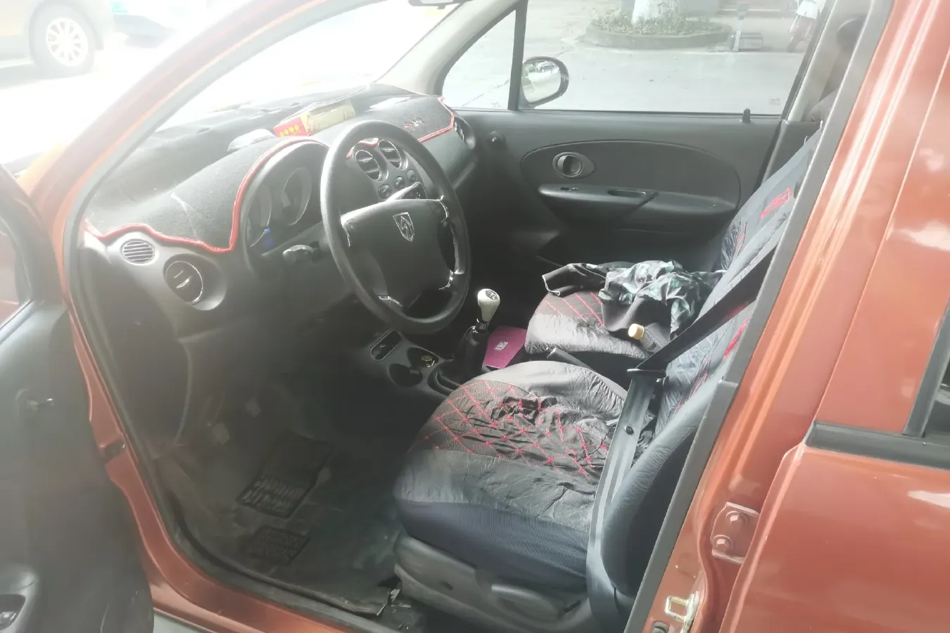 2012 BaoJun LeChi 1.2L 86HP L4 5MT,autocango,china used car exporter,china ev exporter,chinese used car exporter,chinese used ev exporter