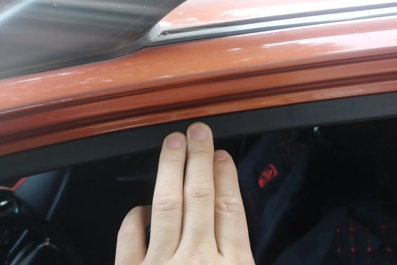 2012 BaoJun LeChi 1.2L 86HP L4 5MT,autocango,china used car exporter,china ev exporter,chinese used car exporter,chinese used ev exporter