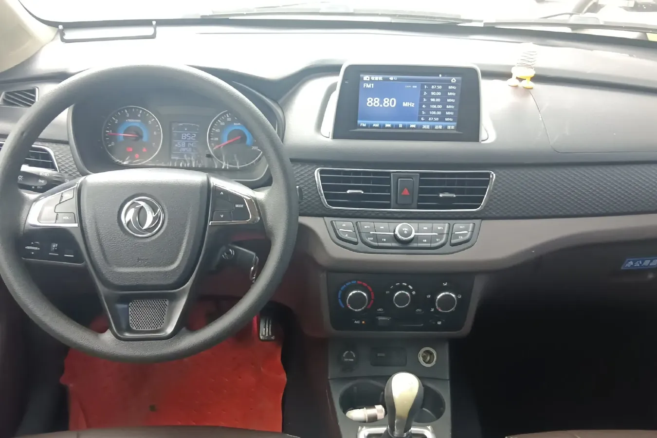 2018 DongFeng Fengon Fengon 330 1.5L 109HP L4 5MT,autocango,china used car exporter,china ev exporter,chinese used car exporter,chinese used ev exporter