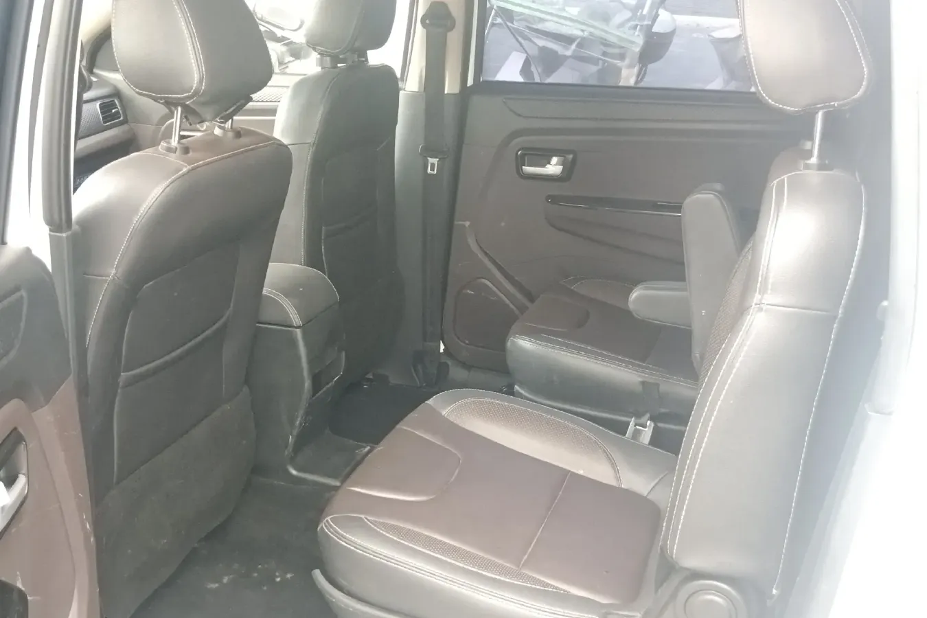 2018 DongFeng Fengon Fengon 330 1.5L 109HP L4 5MT,autocango,china used car exporter,china ev exporter,chinese used car exporter,chinese used ev exporter