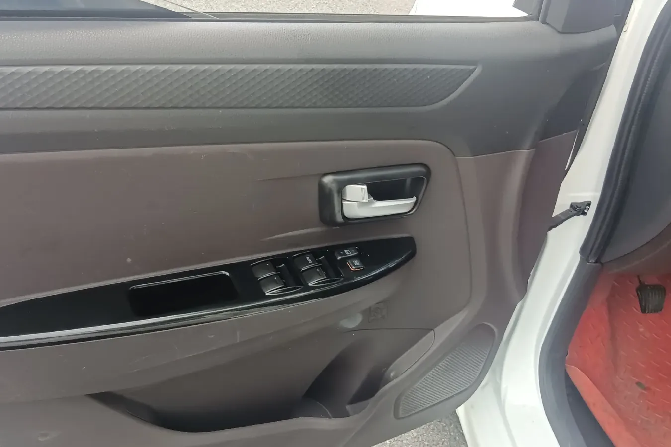 2018 DongFeng Fengon Fengon 330 1.5L 109HP L4 5MT,autocango,china used car exporter,china ev exporter,chinese used car exporter,chinese used ev exporter