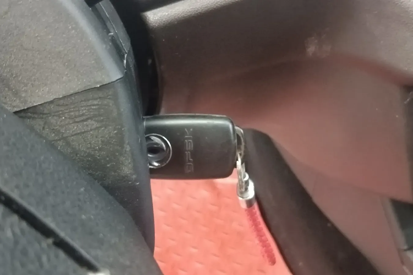 2018 DongFeng Fengon Fengon 330 1.5L 109HP L4 5MT,autocango,china used car exporter,china ev exporter,chinese used car exporter,chinese used ev exporter