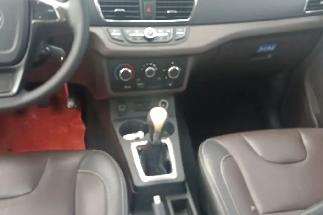 2018 DongFeng Fengon Fengon 330 1.5L 109HP L4 5MT,autocango,china used car exporter,china ev exporter,chinese used car exporter,chinese used ev exporter