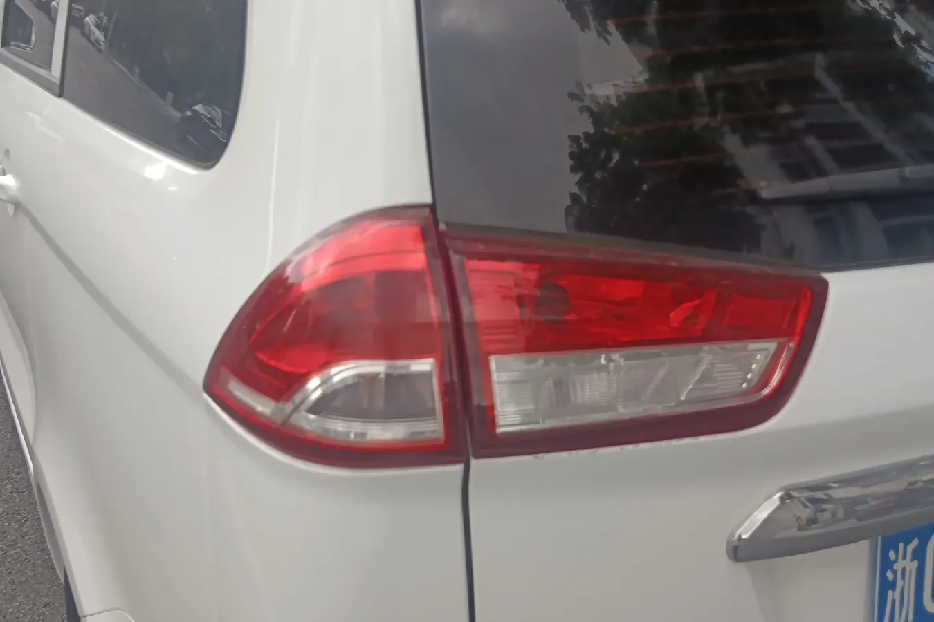 2018 DongFeng Fengon Fengon 330 1.5L 109HP L4 5MT,autocango,china used car exporter,china ev exporter,chinese used car exporter,chinese used ev exporter