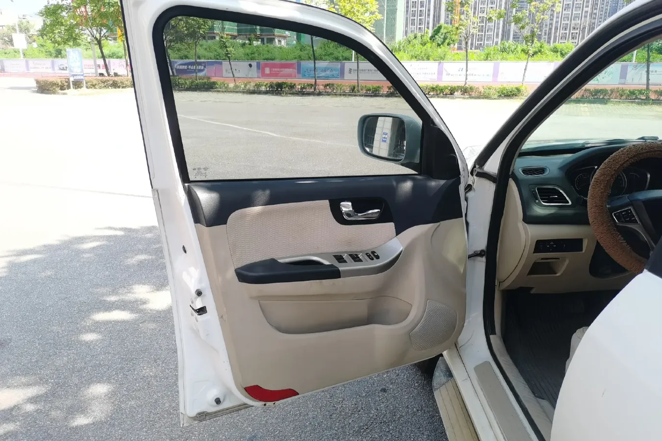 2013 HaiMa S7 2.0L 150HP L4 5AT,autocango,china used car exporter,china ev exporter,chinese used car exporter,chinese used ev exporter