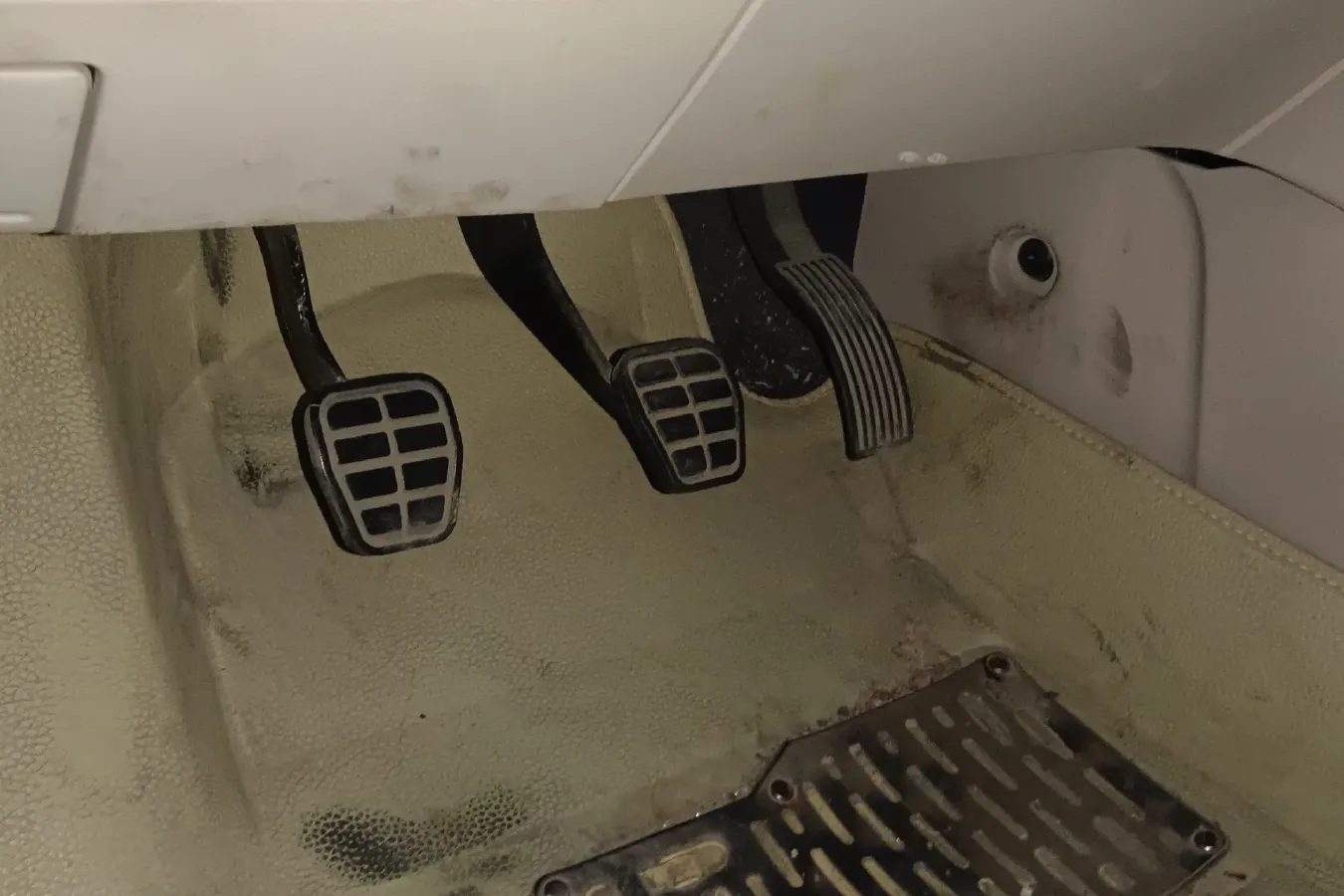 2015 Chery Arrizo 3 1.5L 109HP L4 5MT,autocango,china used car exporter,china ev exporter,chinese used car exporter,chinese used ev exporter