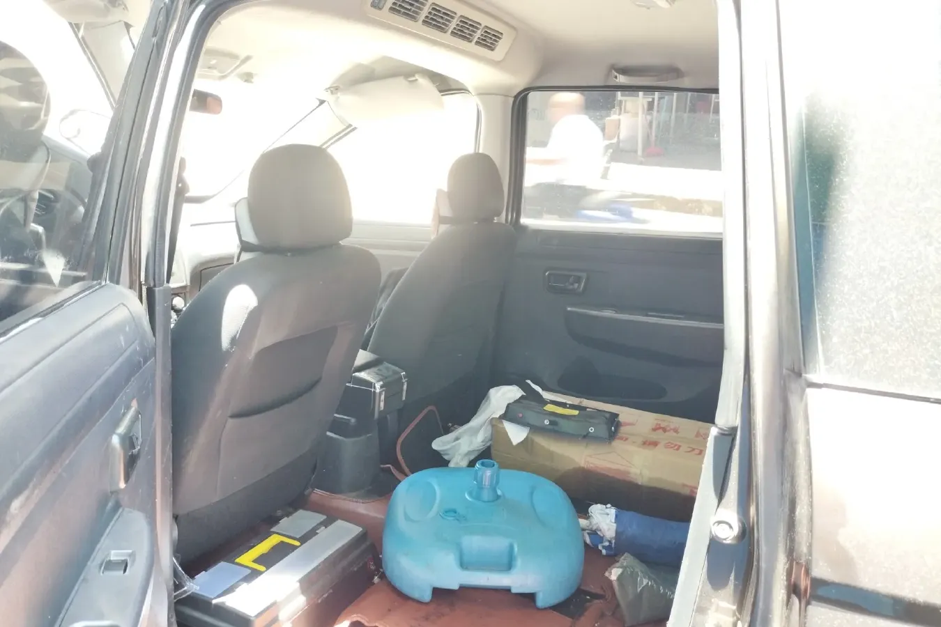 2014 DongFeng Fengon Fengon 330 1.5L 109HP L4 5MT,autocango,china used car exporter,china ev exporter,chinese used car exporter,chinese used ev exporter