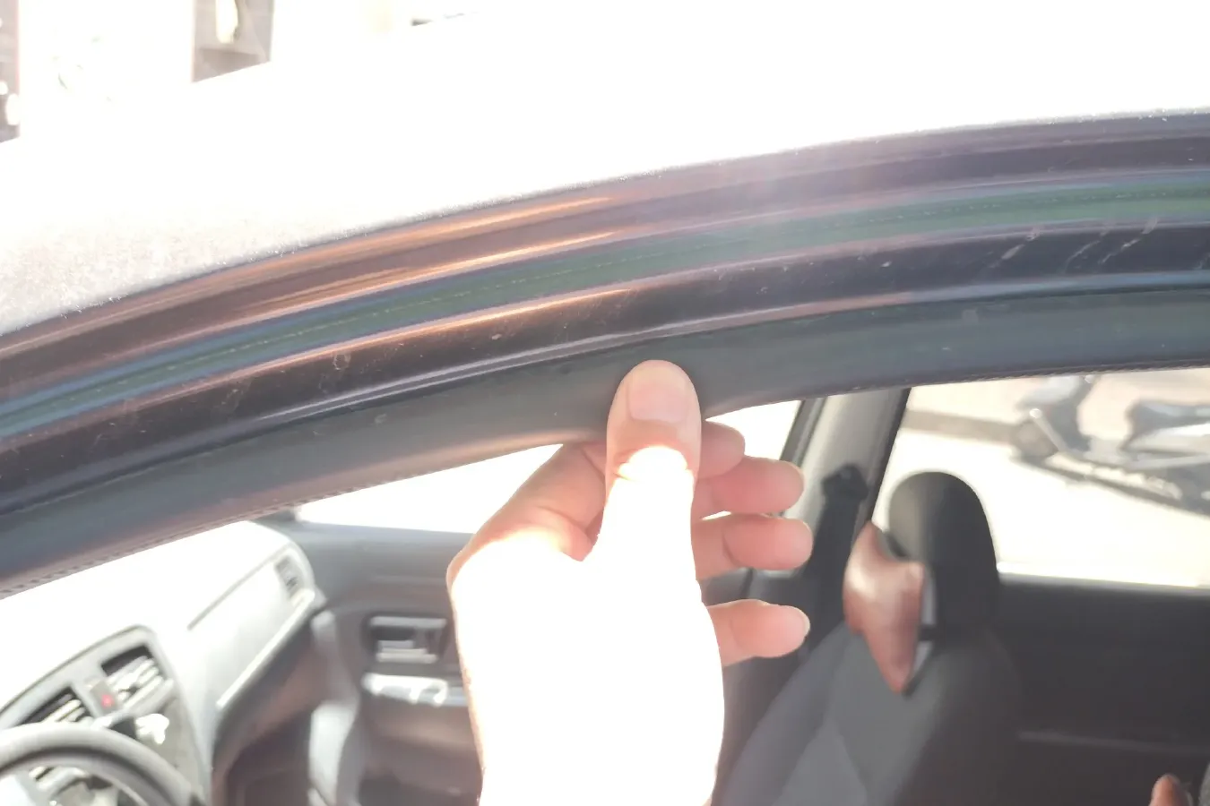 2014 DongFeng Fengon Fengon 330 1.5L 109HP L4 5MT,autocango,china used car exporter,china ev exporter,chinese used car exporter,chinese used ev exporter