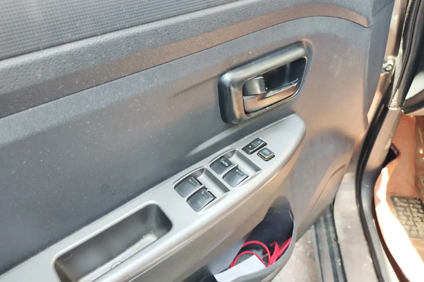 2014 DongFeng Fengon Fengon 330 1.5L 109HP L4 5MT,autocango,china used car exporter,china ev exporter,chinese used car exporter,chinese used ev exporter