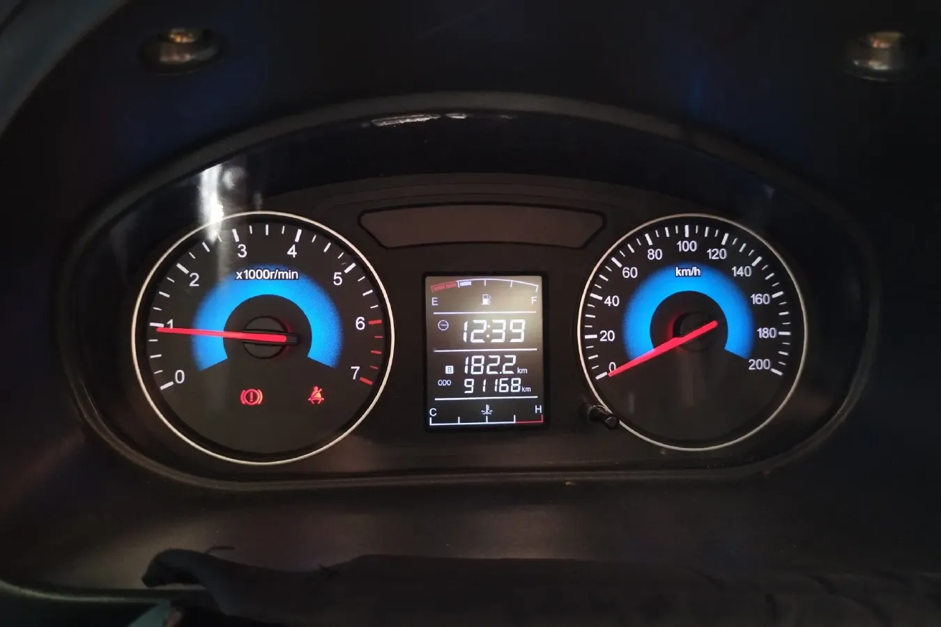 2014 DongFeng Fengon Fengon 330 1.5L 109HP L4 5MT,autocango,china used car exporter,china ev exporter,chinese used car exporter,chinese used ev exporter