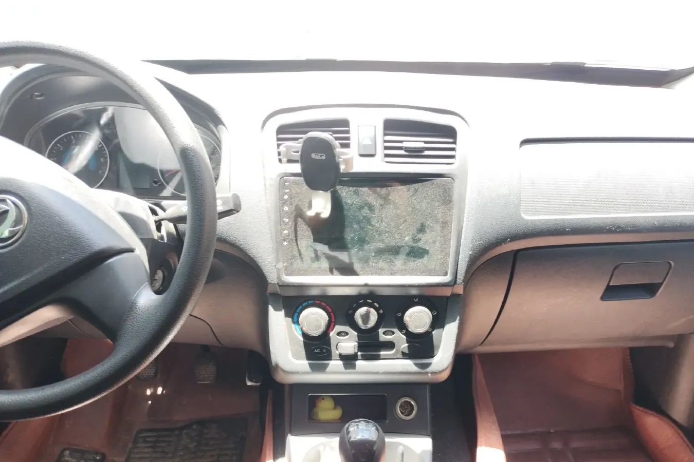 2014 DongFeng Fengon Fengon 330 1.5L 109HP L4 5MT,autocango,china used car exporter,china ev exporter,chinese used car exporter,chinese used ev exporter