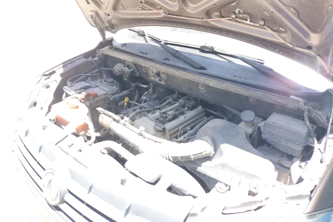 2014 DongFeng Fengon Fengon 330 1.5L 109HP L4 5MT,autocango,china used car exporter,china ev exporter,chinese used car exporter,chinese used ev exporter