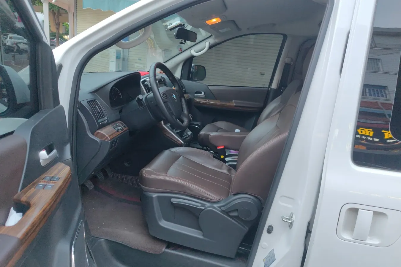 2021 DongFeng Forthing LingZhi Plus 2.0L 133HP L4 6MT,autocango,china used car exporter,china ev exporter,chinese used car exporter,chinese used ev exporter