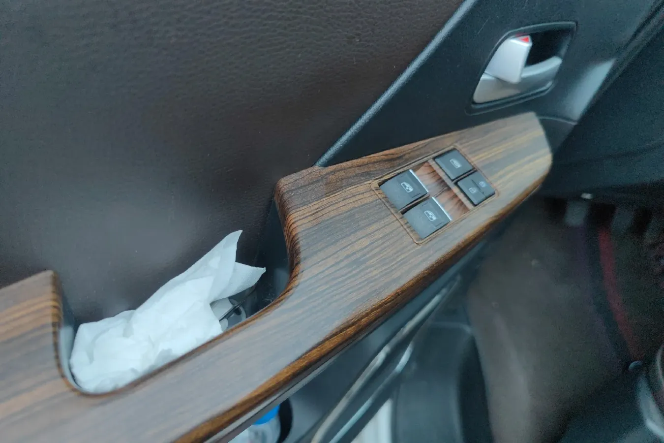 2021 DongFeng Forthing LingZhi Plus 2.0L 133HP L4 6MT,autocango,china used car exporter,china ev exporter,chinese used car exporter,chinese used ev exporter