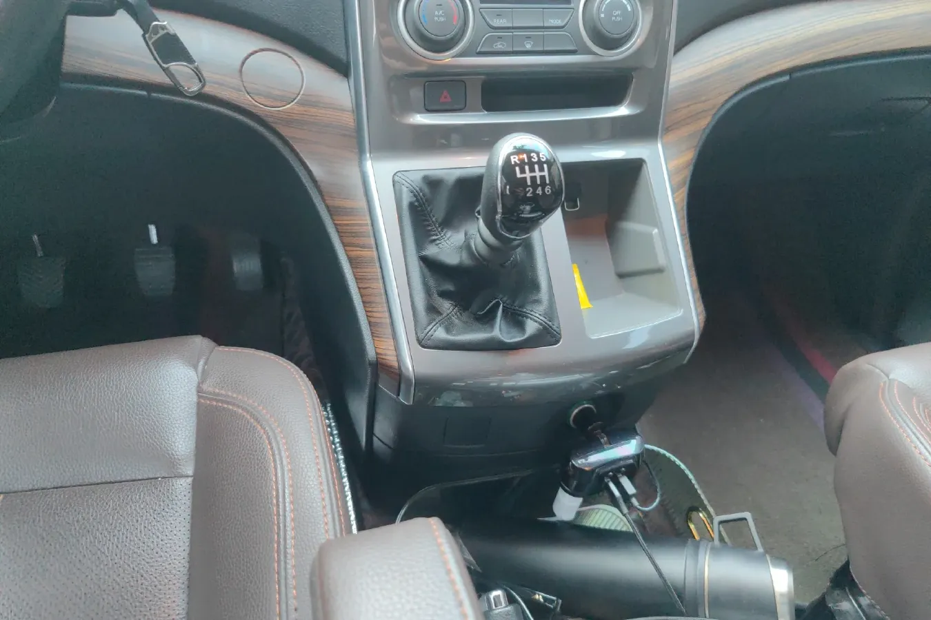 2021 DongFeng Forthing LingZhi Plus 2.0L 133HP L4 6MT,autocango,china used car exporter,china ev exporter,chinese used car exporter,chinese used ev exporter