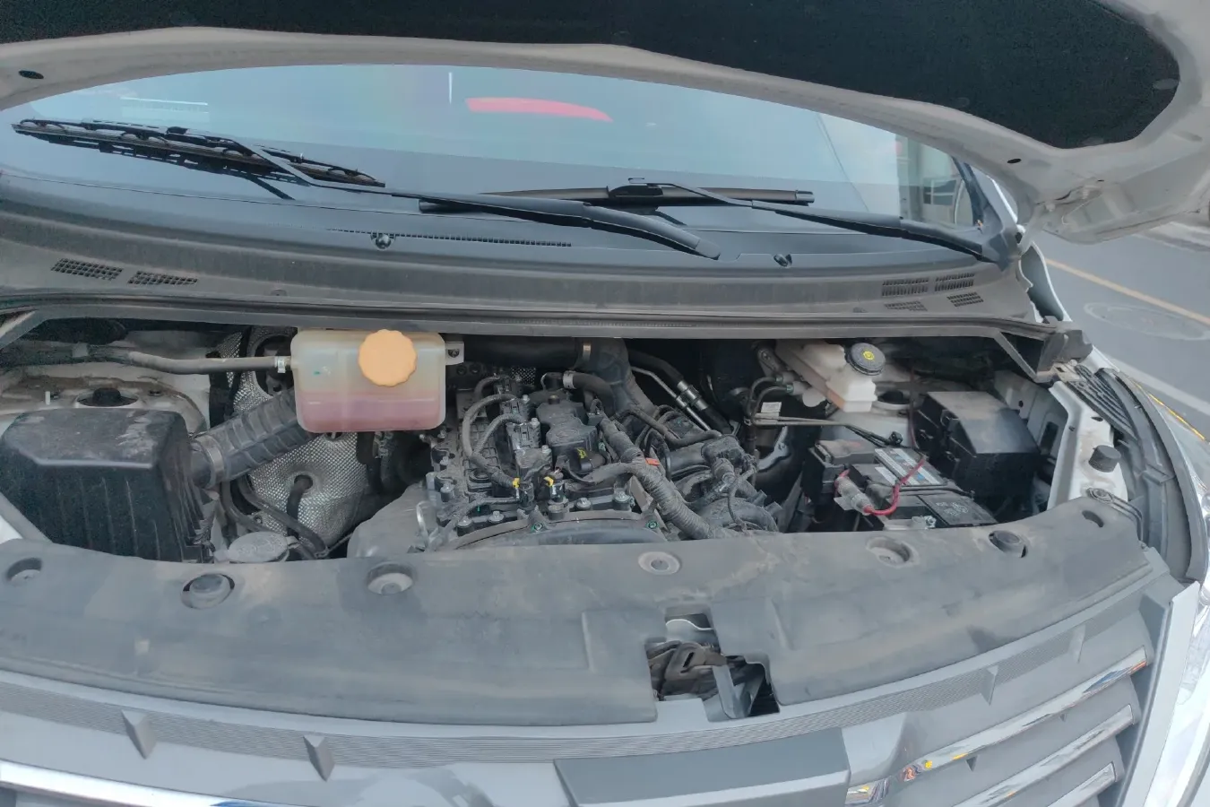 2021 DongFeng Forthing LingZhi Plus 2.0L 133HP L4 6MT,autocango,china used car exporter,china ev exporter,chinese used car exporter,chinese used ev exporter