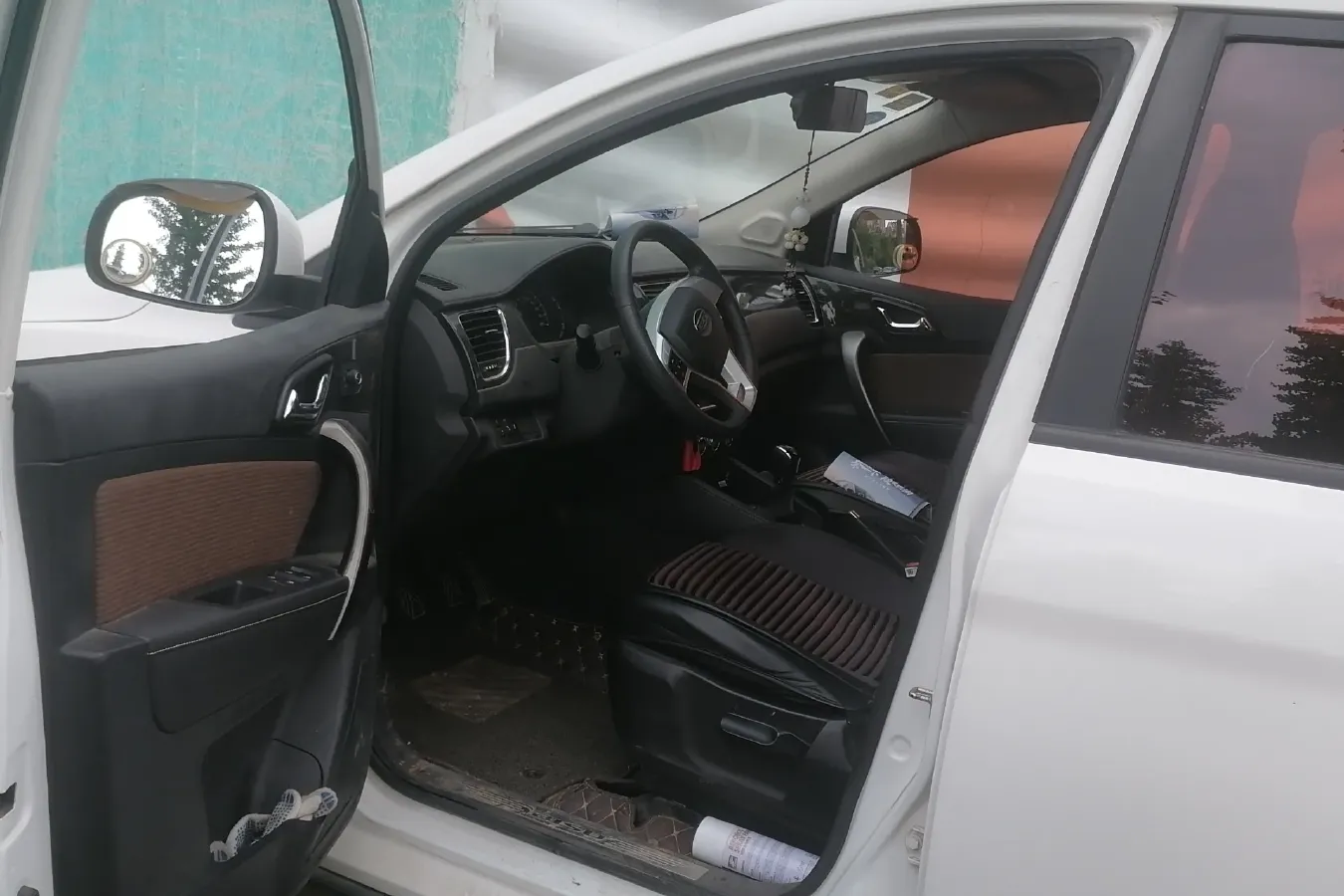 2017 BiSu M3 1.5L 114HP L4 5MT,autocango,china used car exporter,china ev exporter,chinese used car exporter,chinese used ev exporter