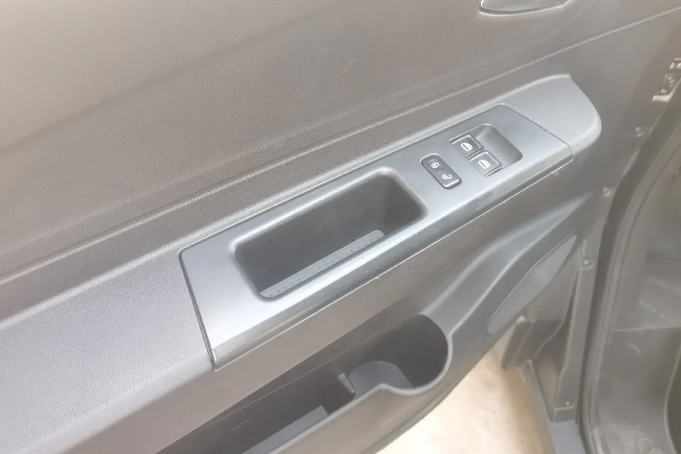 2021 Karry Dolphin EV BEV 44.5KWH,autocango,china used car exporter,china ev exporter,chinese used car exporter,chinese used ev exporter