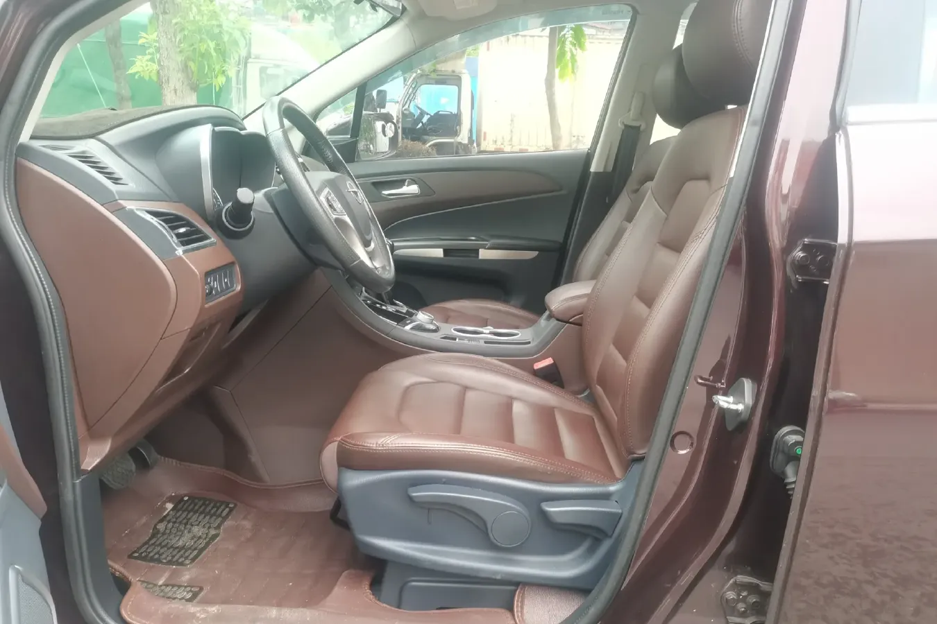 2016 HaiMa V70 1.5T 156HP L4 6AT,autocango,china used car exporter,china ev exporter,chinese used car exporter,chinese used ev exporter