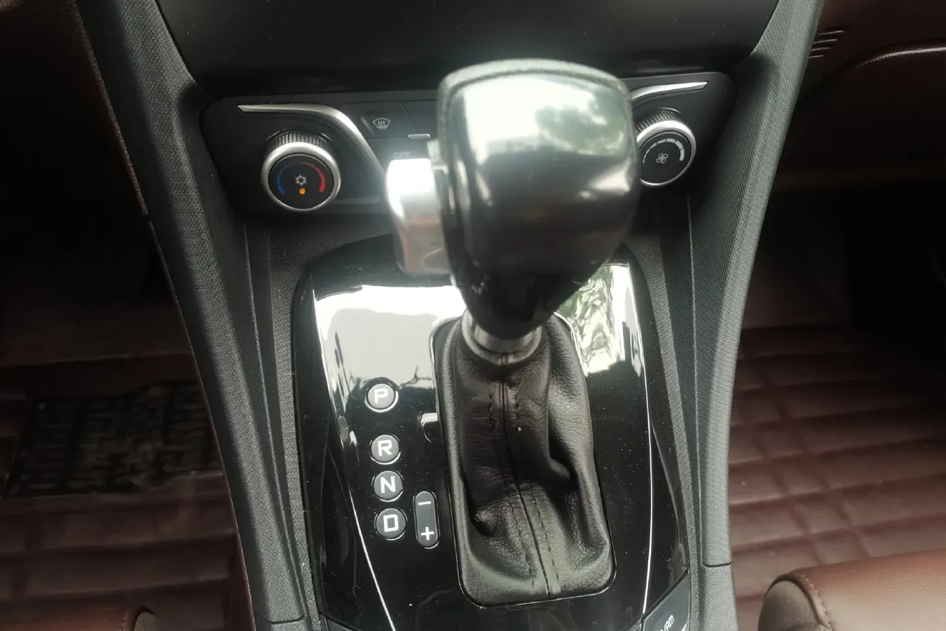 2016 HaiMa V70 1.5T 156HP L4 6AT,autocango,china used car exporter,china ev exporter,chinese used car exporter,chinese used ev exporter