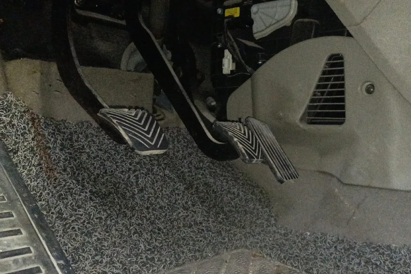 2011 JAC Refine M2 1.8L 143HP L4 5MT,autocango,china used car exporter,china ev exporter,chinese used car exporter,chinese used ev exporter