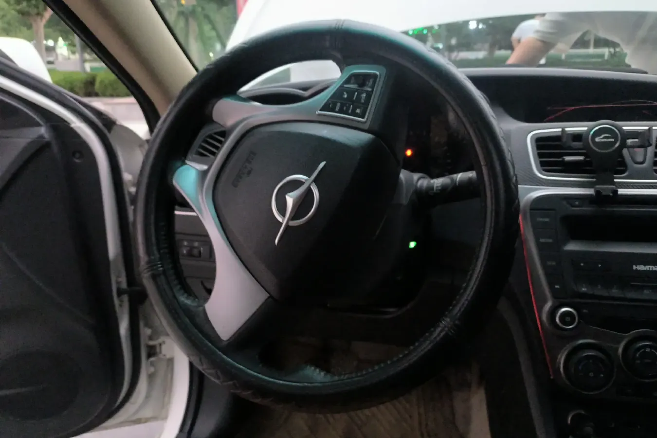 2016 HaiMa Family 1.6L 125HP L4 6MT,autocango,china used car exporter,china ev exporter,chinese used car exporter,chinese used ev exporter