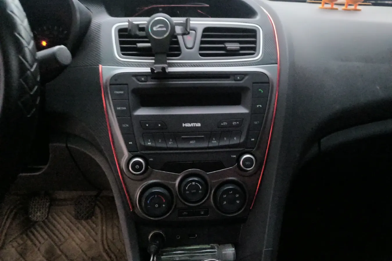 2016 HaiMa Family 1.6L 125HP L4 6MT,autocango,china used car exporter,china ev exporter,chinese used car exporter,chinese used ev exporter