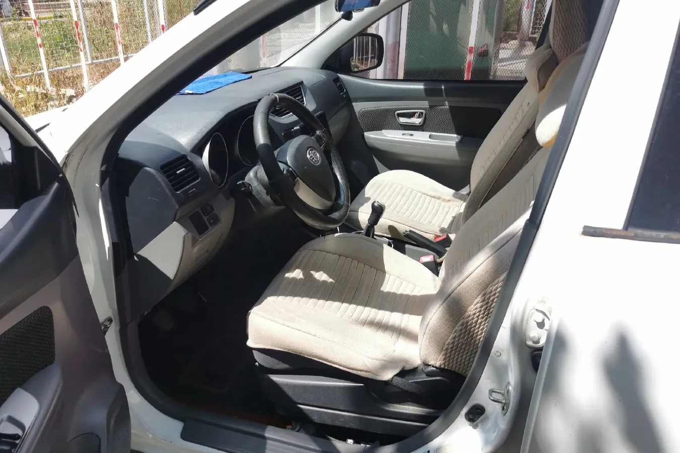 2013 FAW Senia S80 1.5L 109HP L4 5MT,autocango,china used car exporter,china ev exporter,chinese used car exporter,chinese used ev exporter