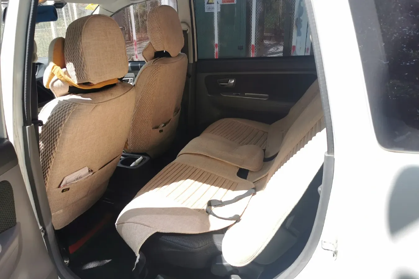 2013 FAW Senia S80 1.5L 109HP L4 5MT,autocango,china used car exporter,china ev exporter,chinese used car exporter,chinese used ev exporter