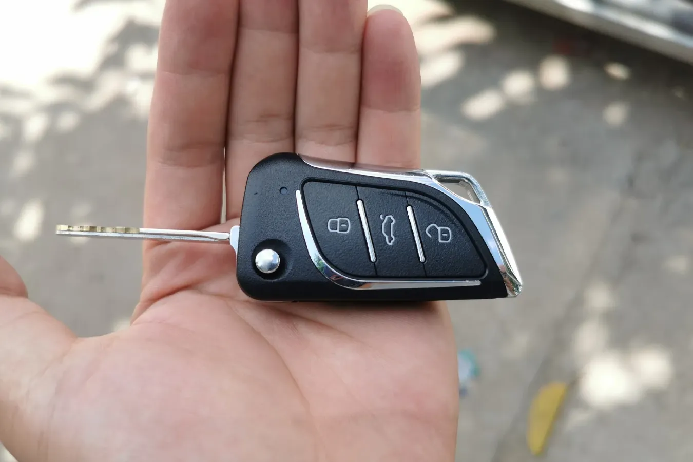 2013 FAW Senia S80 1.5L 109HP L4 5MT,autocango,china used car exporter,china ev exporter,chinese used car exporter,chinese used ev exporter