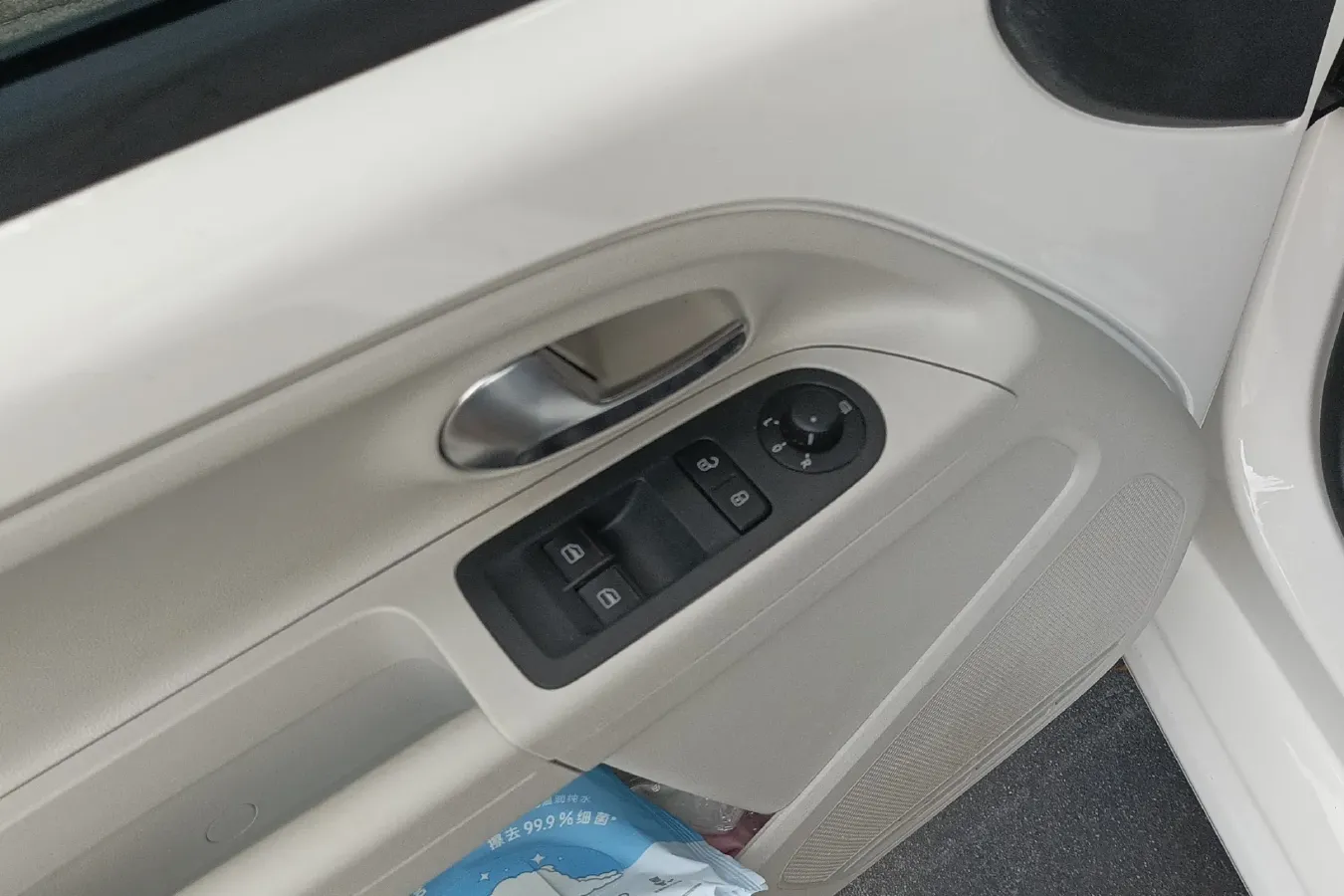 2015 Volkswagen up! 1.0L 75HP L3 5AMT,autocango,china used car exporter,china ev exporter,chinese used car exporter,chinese used ev exporter