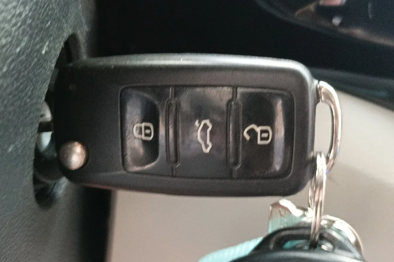 2015 Volkswagen up! 1.0L 75HP L3 5AMT,autocango,china used car exporter,china ev exporter,chinese used car exporter,chinese used ev exporter