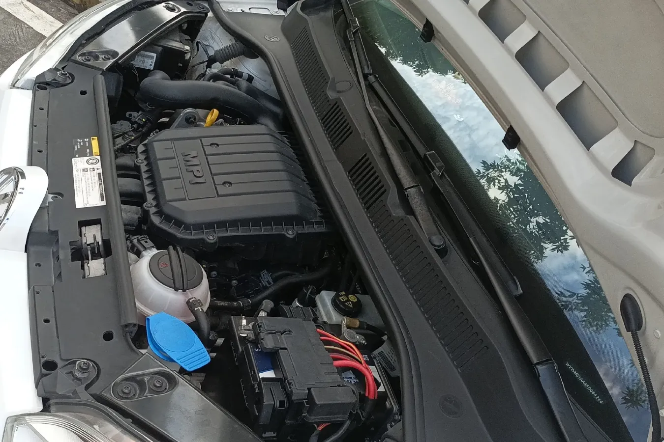 2015 Volkswagen up! 1.0L 75HP L3 5AMT,autocango,china used car exporter,china ev exporter,chinese used car exporter,chinese used ev exporter