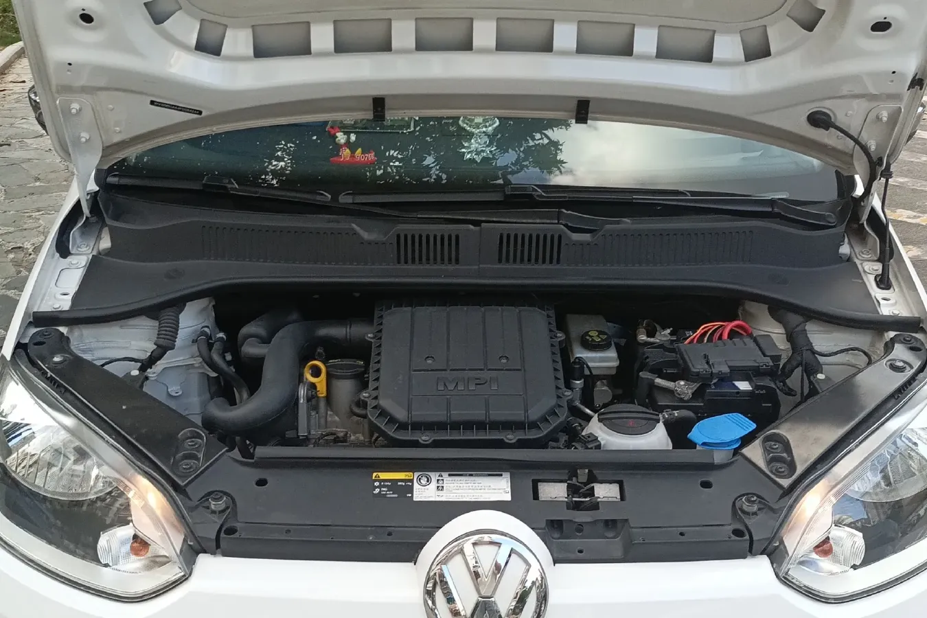 2015 Volkswagen up! 1.0L 75HP L3 5AMT,autocango,china used car exporter,china ev exporter,chinese used car exporter,chinese used ev exporter