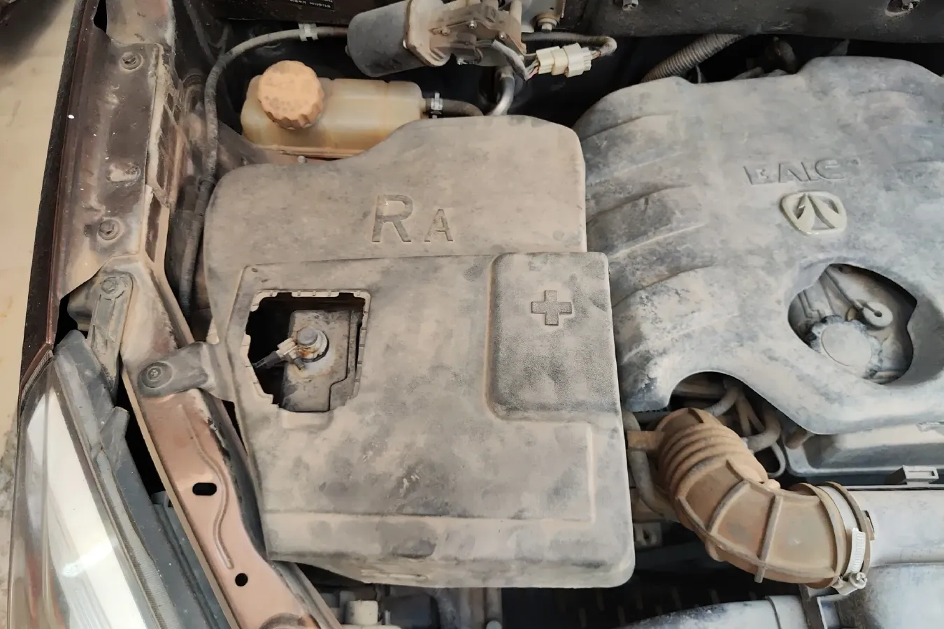 2014 BAIC WeiWang M20 1.5L 102HP L4 5MT,autocango,china used car exporter,china ev exporter,chinese used car exporter,chinese used ev exporter