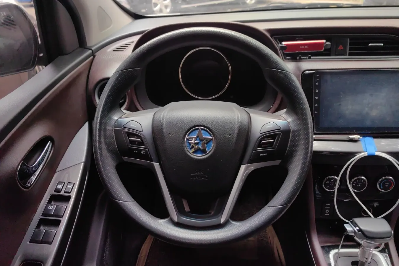 2019 Venucia M50V 1.6L 124HP L4 CVT,autocango,china used car exporter,china ev exporter,chinese used car exporter,chinese used ev exporter