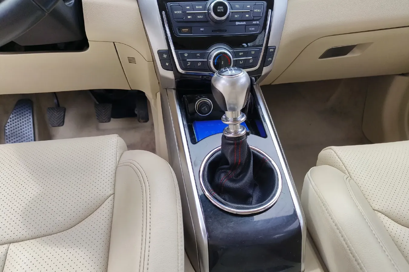 2015 Zotye Damy X5 1.5T 150HP L4 5MT,autocango,china used car exporter,china ev exporter,chinese used car exporter,chinese used ev exporter