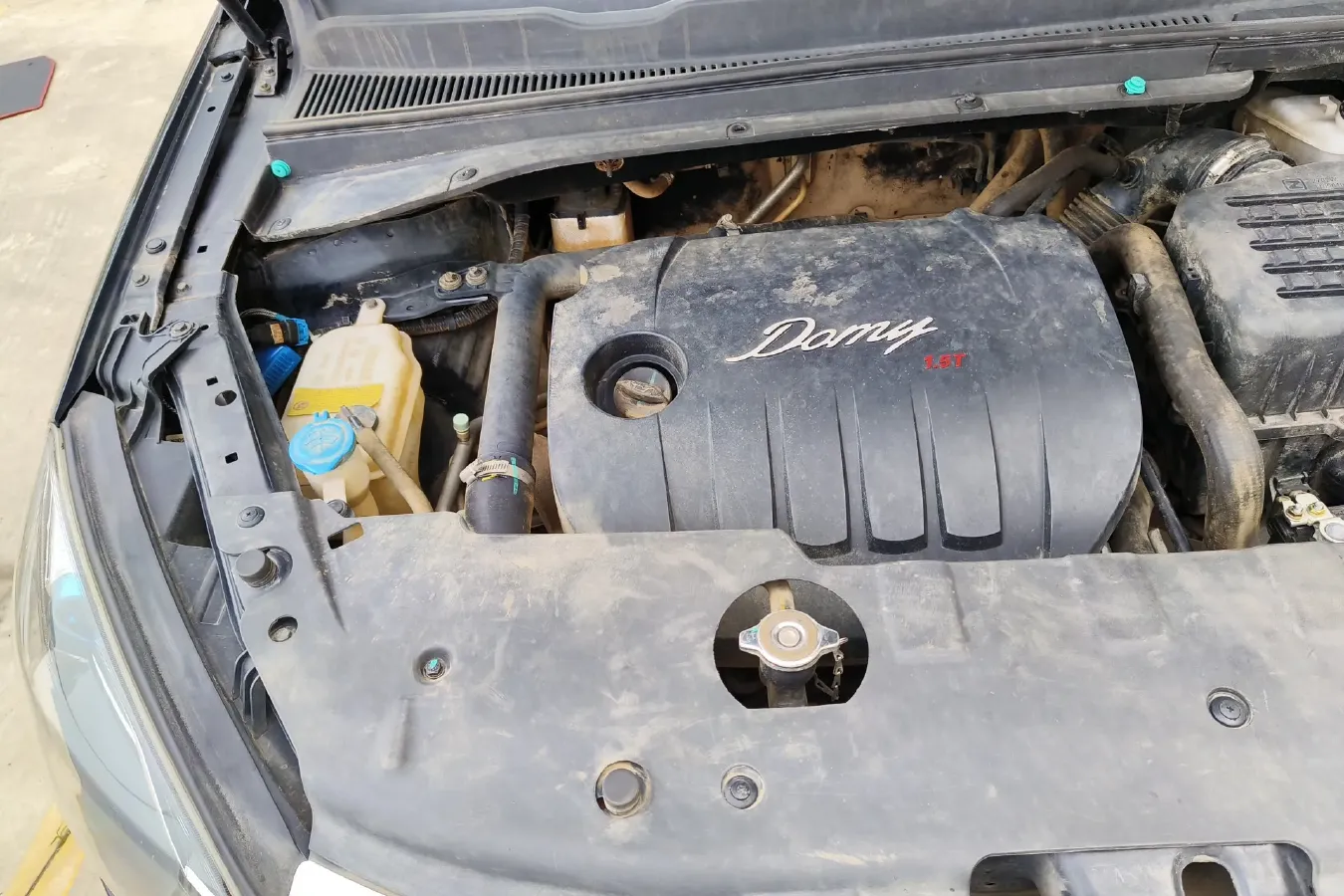 2015 Zotye Damy X5 1.5T 150HP L4 5MT,autocango,china used car exporter,china ev exporter,chinese used car exporter,chinese used ev exporter