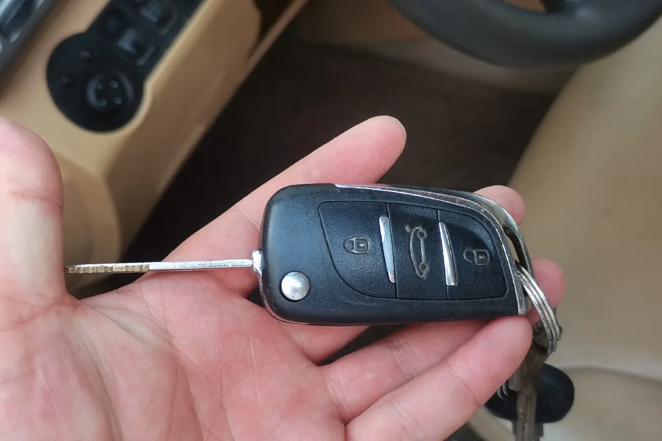 2011 Chery Tiggo 1.6L 126HP L4 5MT,autocango,china used car exporter,china ev exporter,chinese used car exporter,chinese used ev exporter