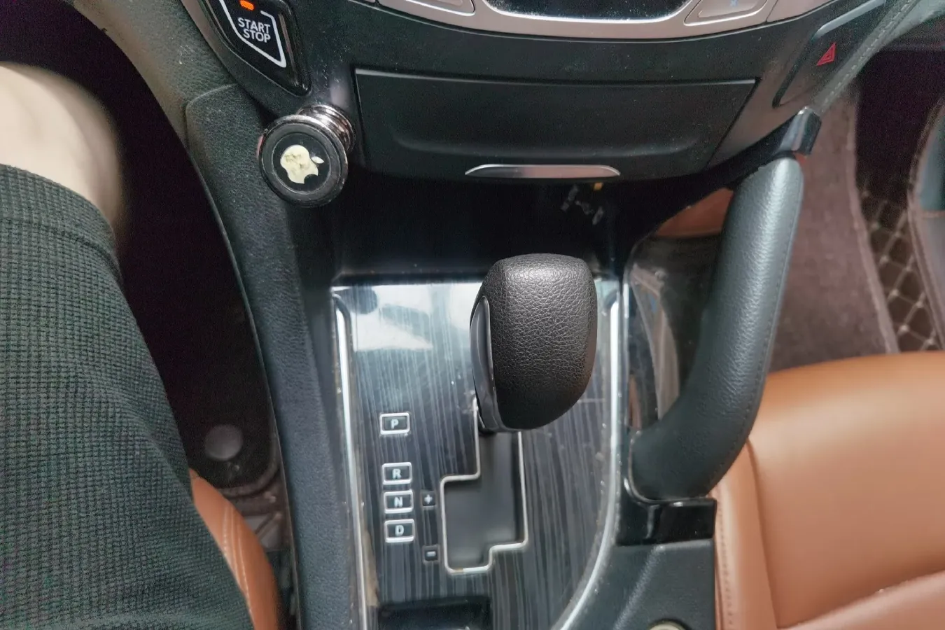 2016 DongFeng FengDu MX5 2.0L 147HP L4 6AT,autocango,china used car exporter,china ev exporter,chinese used car exporter,chinese used ev exporter