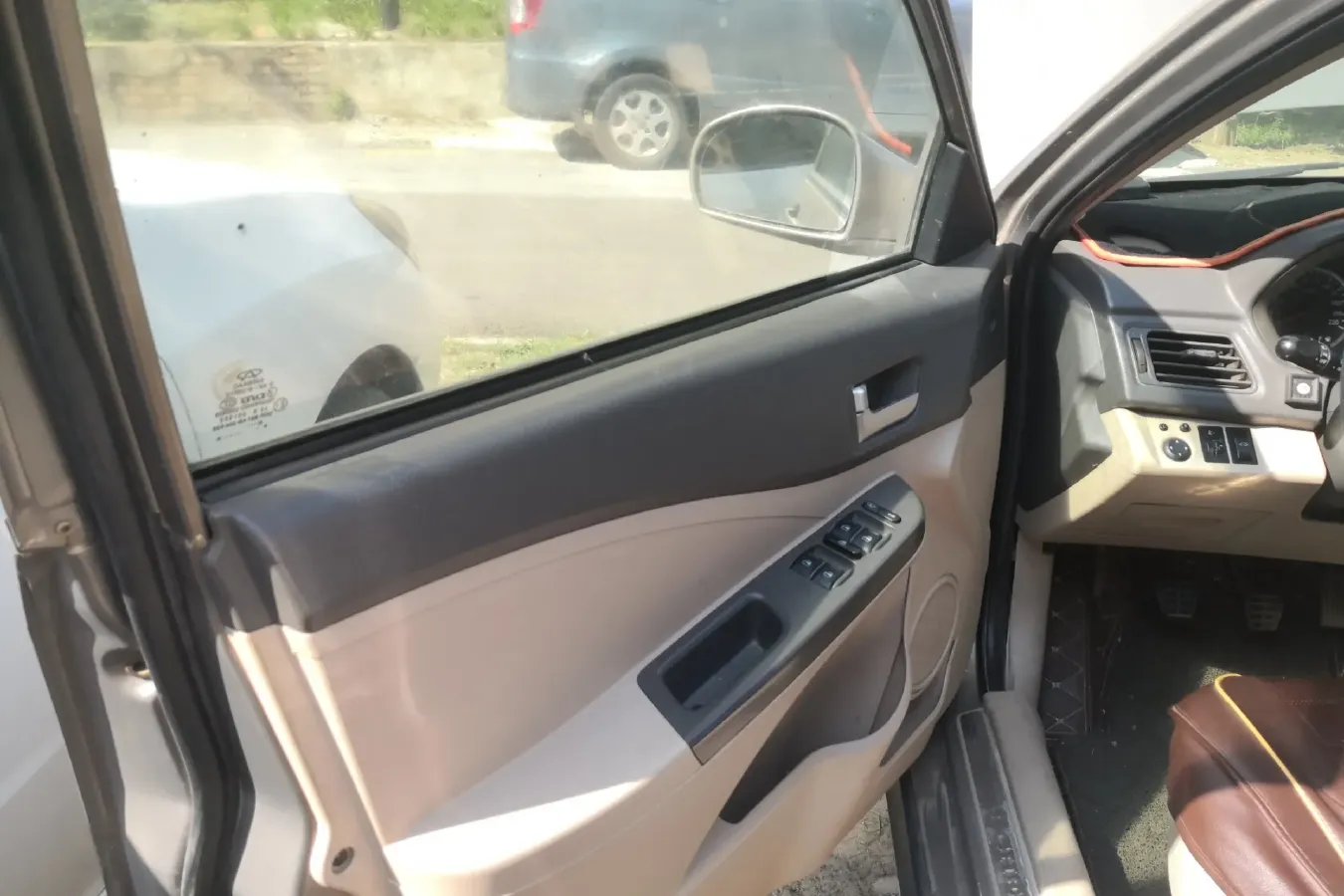 2011 Chery E5 1.5L 109HP L4 5MT,autocango,china used car exporter,china ev exporter,chinese used car exporter,chinese used ev exporter