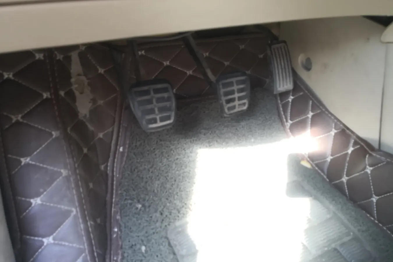 2011 Chery E5 1.5L 109HP L4 5MT,autocango,china used car exporter,china ev exporter,chinese used car exporter,chinese used ev exporter