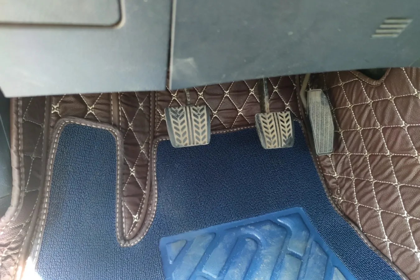 2011 HaiMa Family 1.6L 120HP L4 5MT,autocango,china used car exporter,china ev exporter,chinese used car exporter,chinese used ev exporter