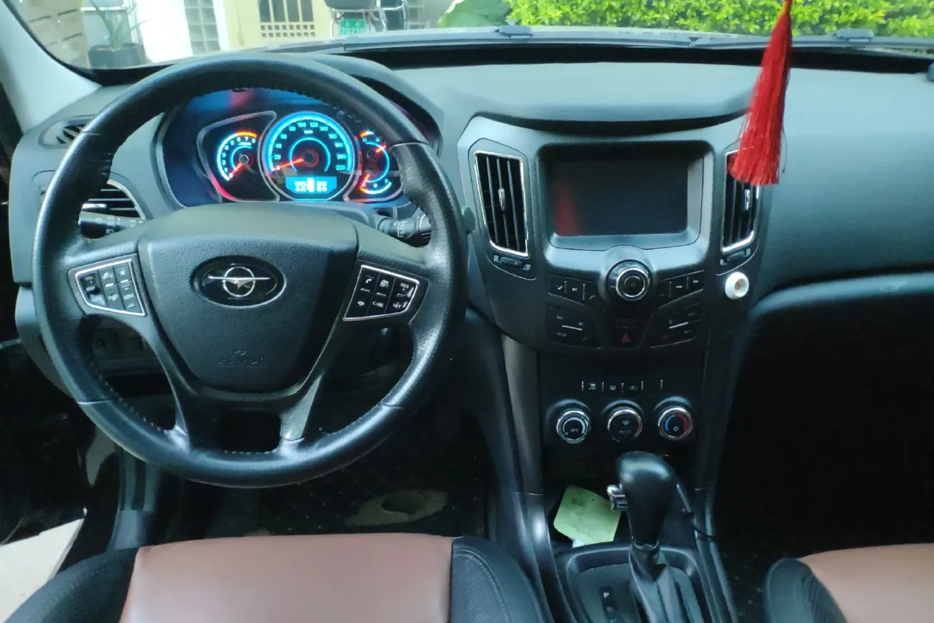 2013 HaiMa S7 2.0L 150HP L4 5AT,autocango,china used car exporter,china ev exporter,chinese used car exporter,chinese used ev exporter