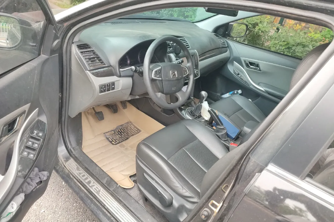 2014 Zotye Z300 1.5L 113HP L4 5MT,autocango,china used car exporter,china ev exporter,chinese used car exporter,chinese used ev exporter