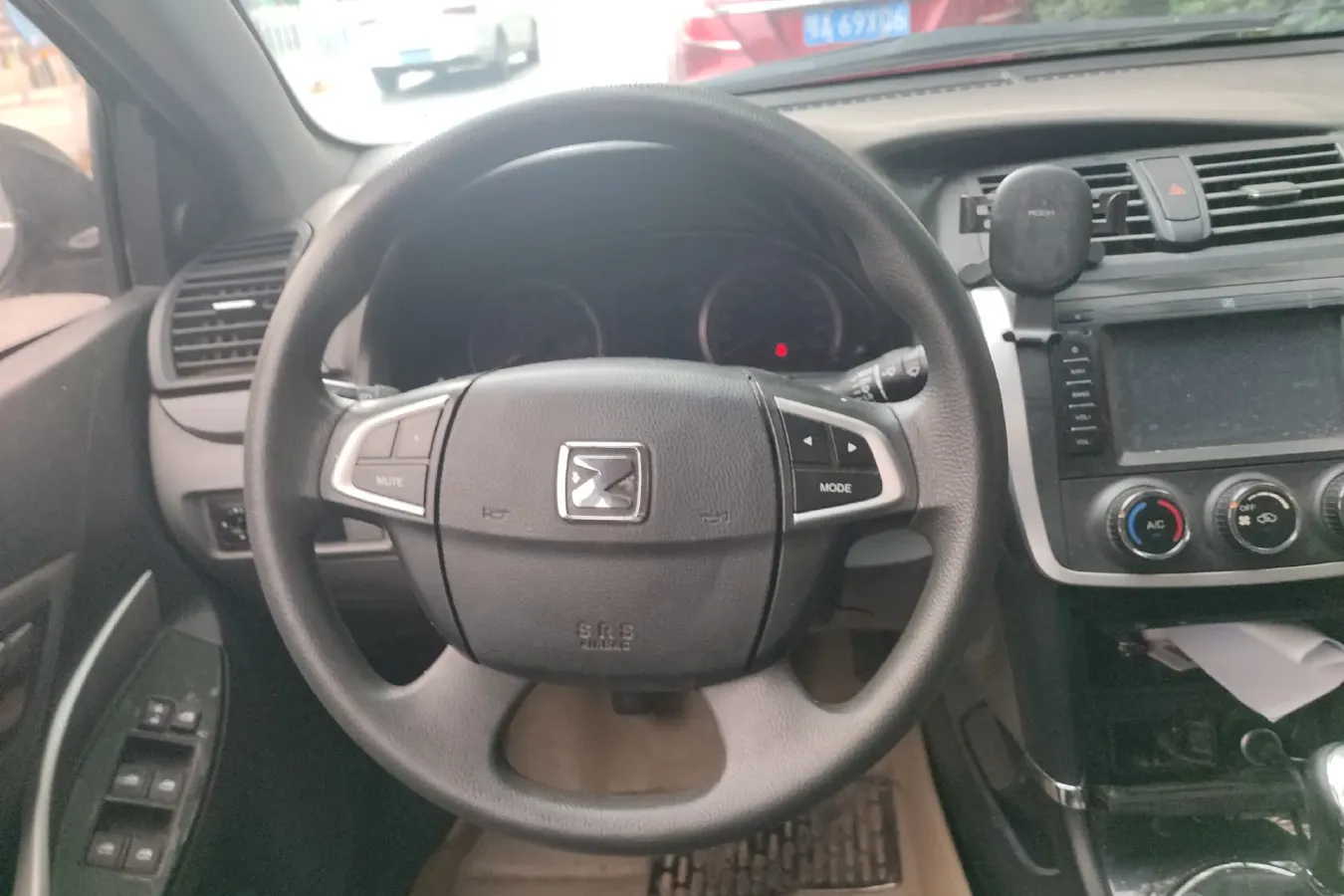 2014 Zotye Z300 1.5L 113HP L4 5MT,autocango,china used car exporter,china ev exporter,chinese used car exporter,chinese used ev exporter