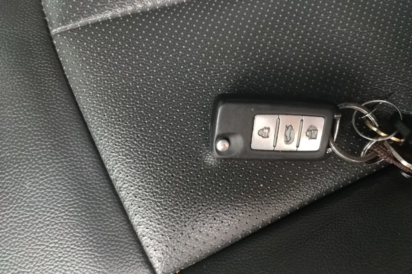 2014 Zotye Z300 1.5L 113HP L4 5MT,autocango,china used car exporter,china ev exporter,chinese used car exporter,chinese used ev exporter