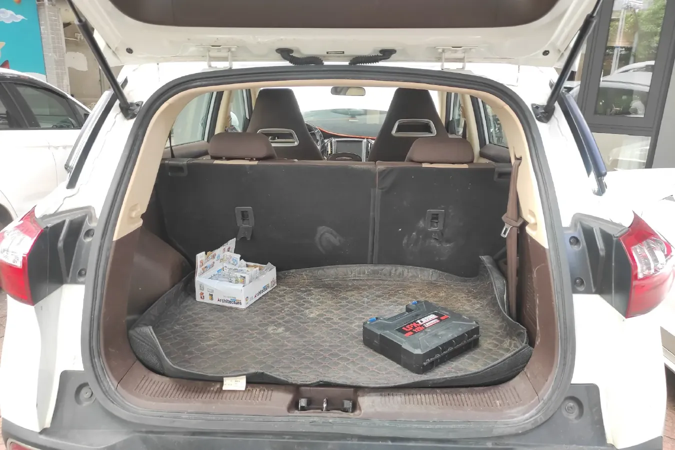 2018 Leopaard CS9 1.5T 150HP L4 CVT,autocango,china used car exporter,china ev exporter,chinese used car exporter,chinese used ev exporter