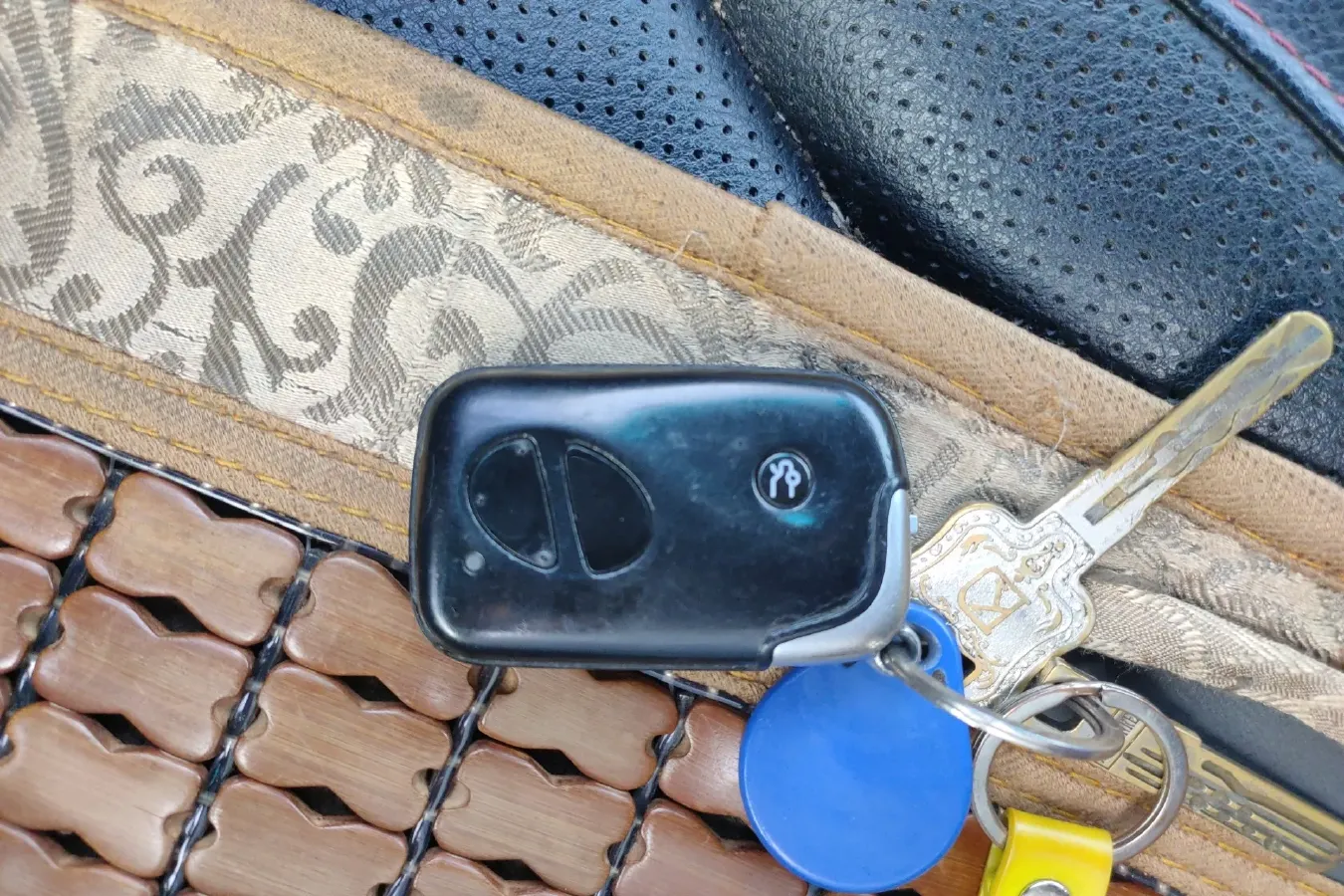 2014 BYD S6 2.0L 140HP L4 5MT,autocango,china used car exporter,china ev exporter,chinese used car exporter,chinese used ev exporter