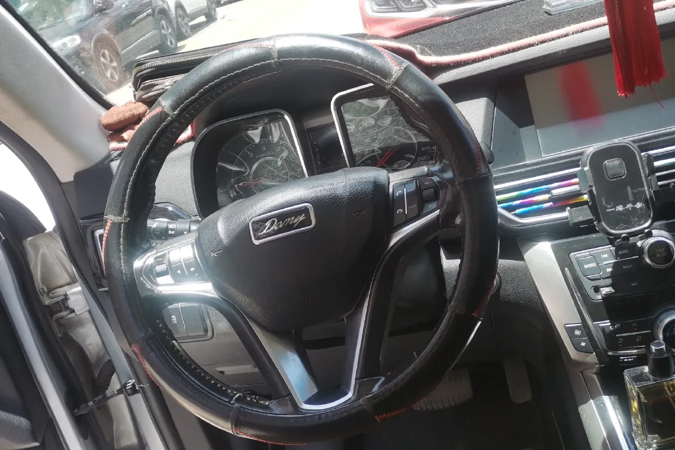 2015 Zotye Damy X5 1.5T 150HP L4 CVT,autocango,china used car exporter,china ev exporter,chinese used car exporter,chinese used ev exporter